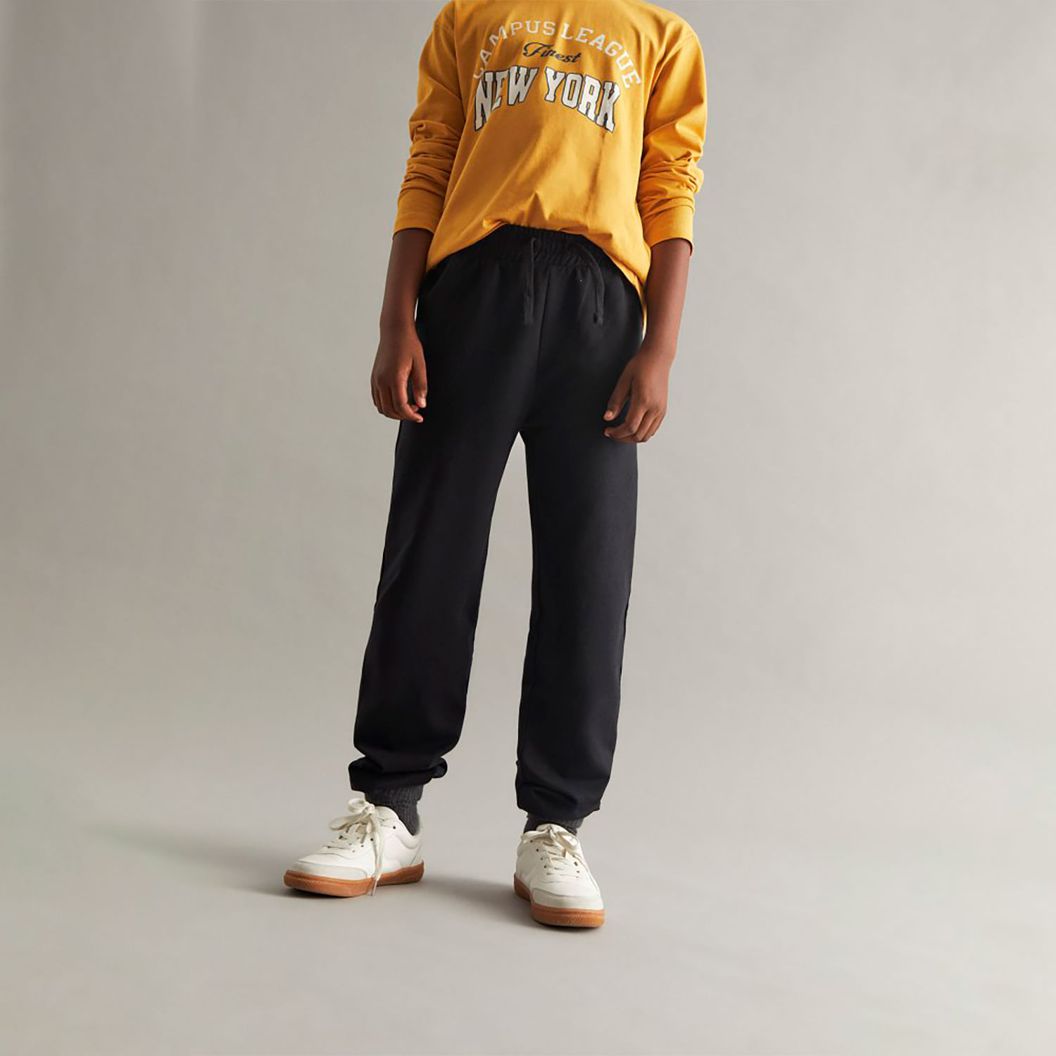 Pantalón Niño Sfera Terry Basico Negro