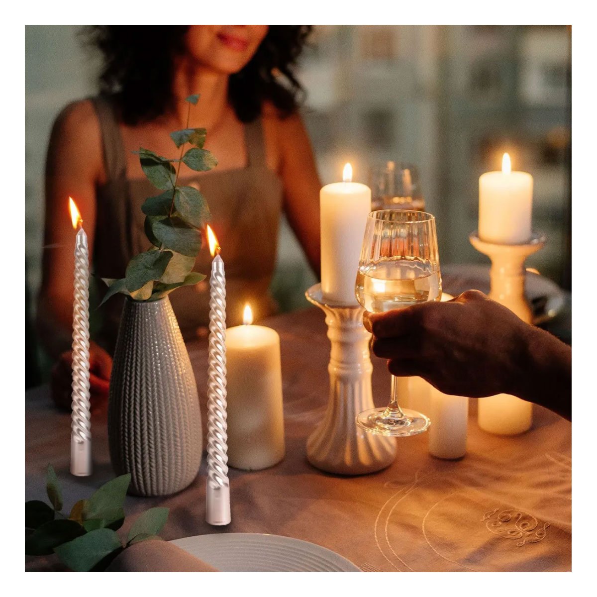 Cirios de Cera Largos Decorativos con Ondas para Mesa Hogar y Reunion Y+Regalo Sticker