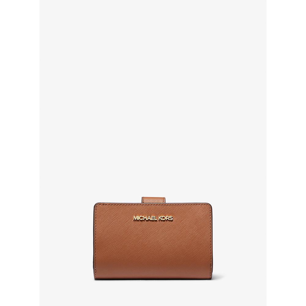 MICHAEL KORS CARTERA MEDIANA DE PIEL DE GRANO CRUZADO | LUGGAGE