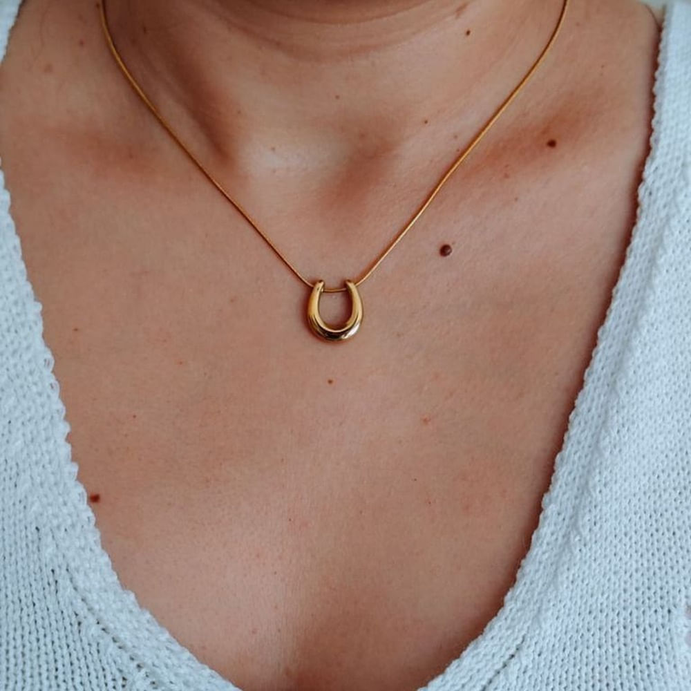 Collar de acero inoxidable Kenia