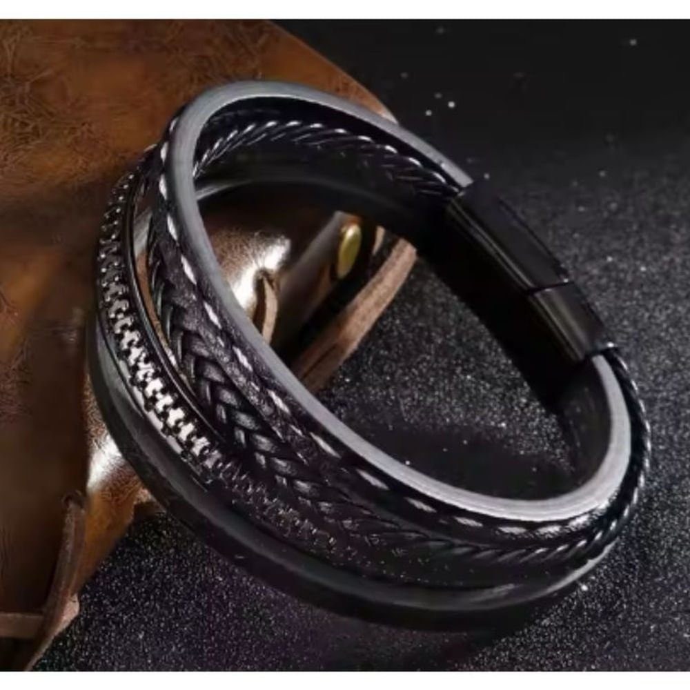Pulsera de cuero con cuentas negras y cierre de acero