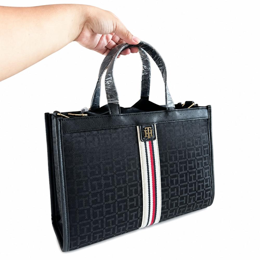 CARTERA TOTE Y CROSSBODY TOMMY HILFIGER MONOGRAFIADO NEGRO