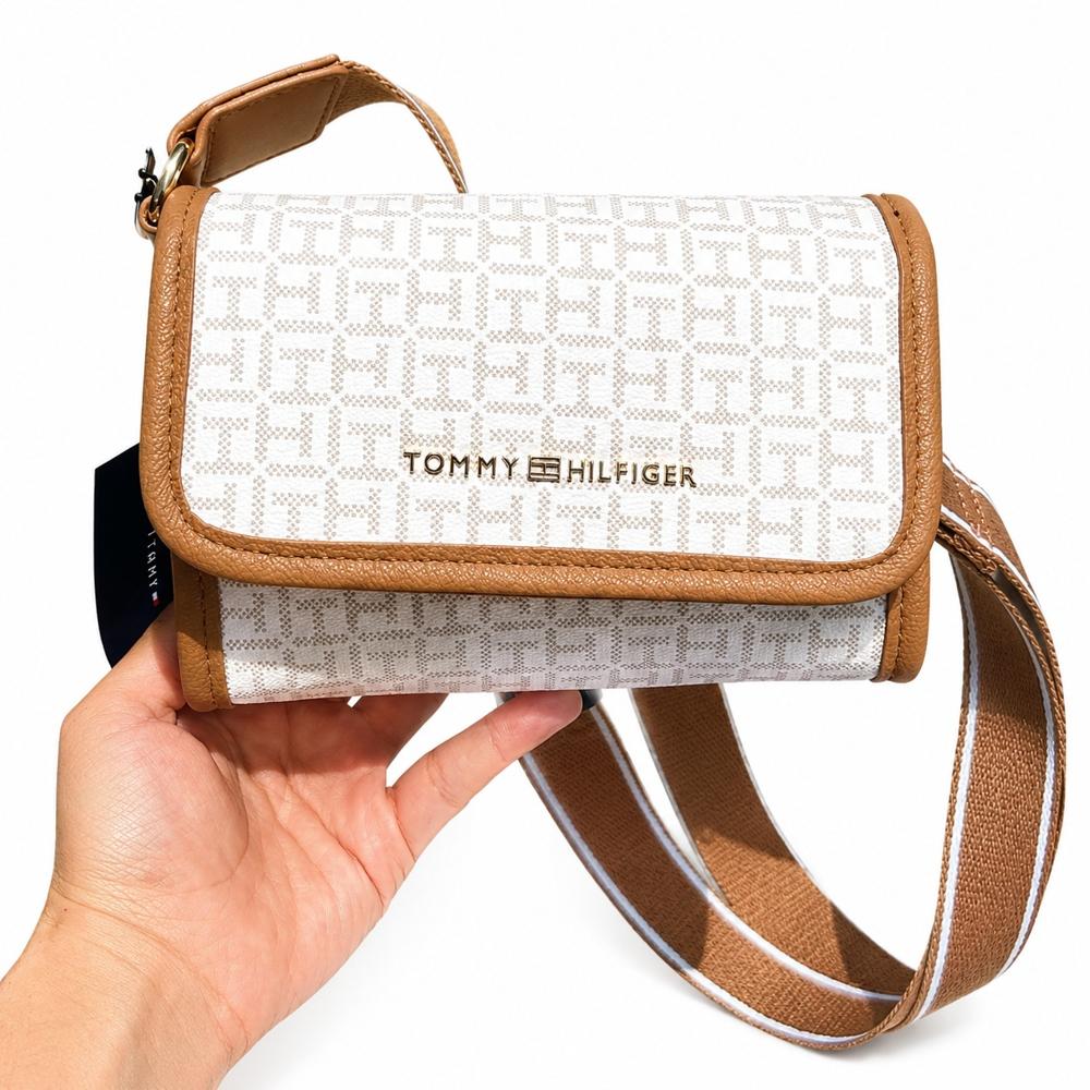 CARTERA MINI CROSSBODY TOMMY HILFIGER MONOGRAFIADO BLANCO Y BORDE BEIGE