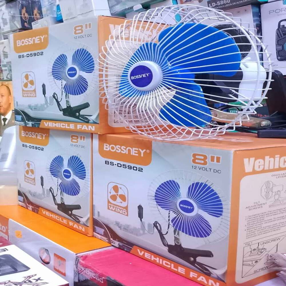 VENTILADOR PARA CARRO  12 V  8 PULGADAS  3 ASPAS
