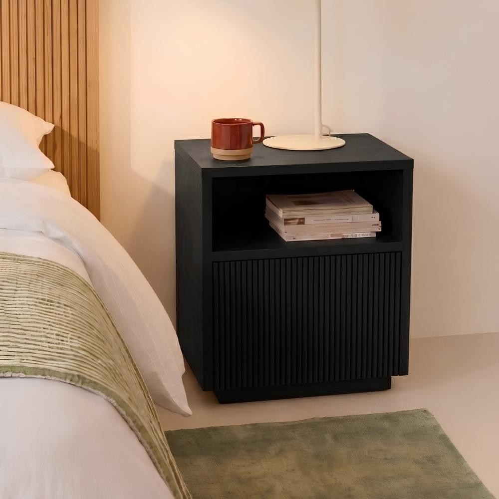 Velador Mesa de Noche Beckam Negro | Masiva Home