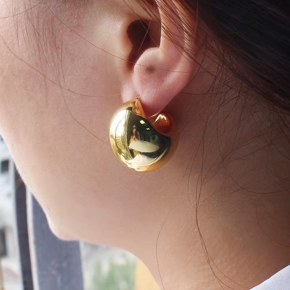 Arete tipo canoa enchapado en oro