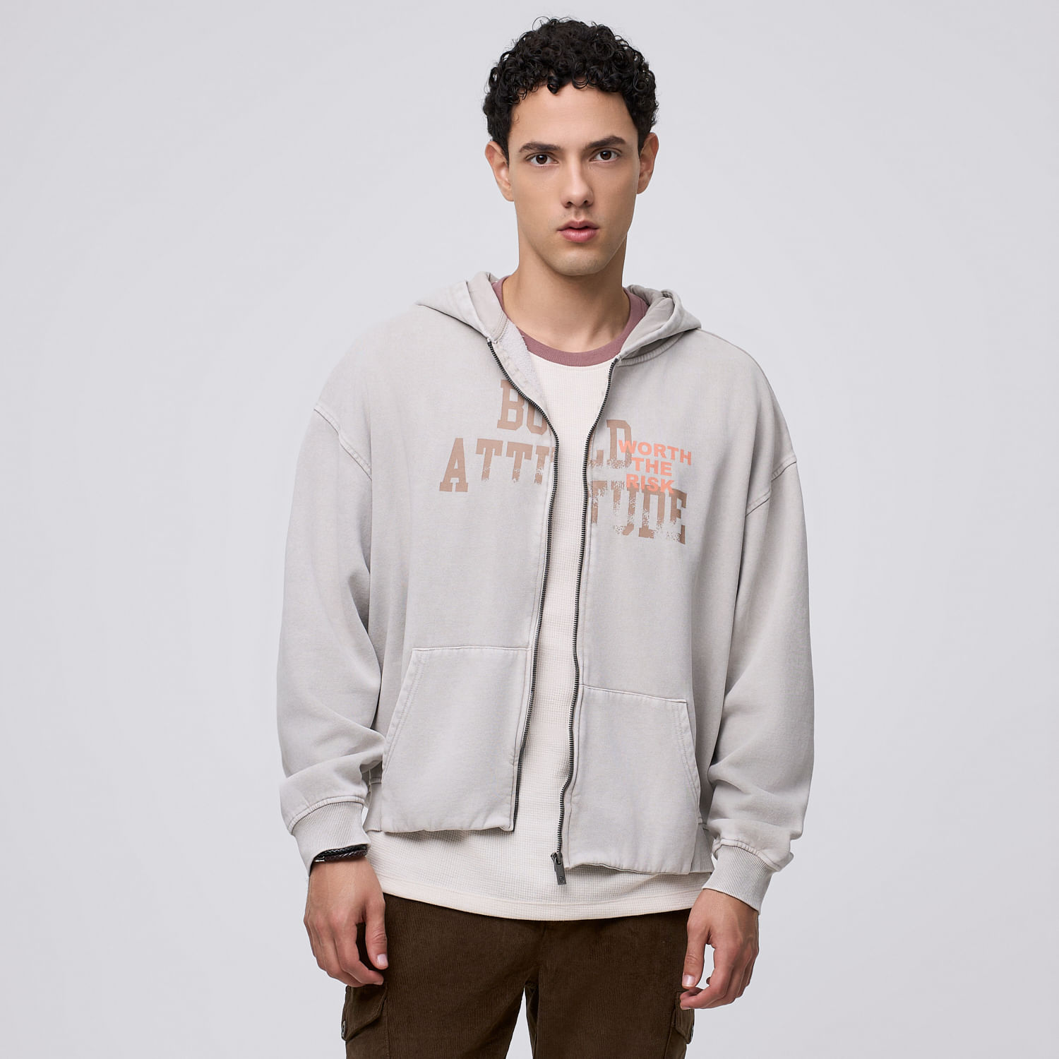 Polera Con Capucha Hombre Zip Text Hypnotic Beige Talla M
