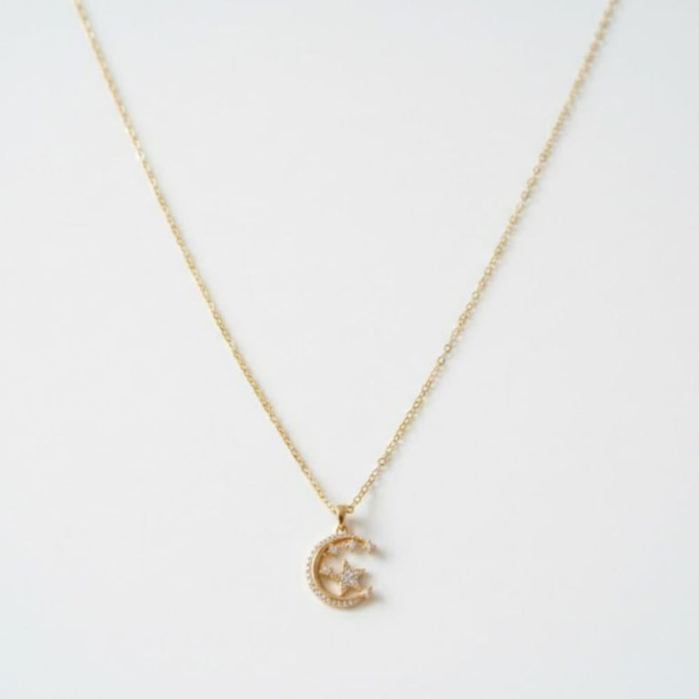 COLLAR LUNA Y ESTRELLA DORADO