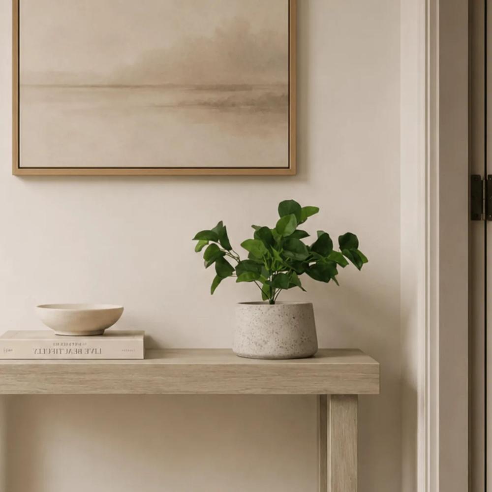 Planta artificial con macetero blanco  - Ficus 33 cm.