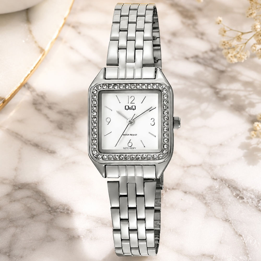 Reloj QyQ para Mujer Modelo Q27C-003PY Plateado Diseño Cuadrado con Detalles Brillantes