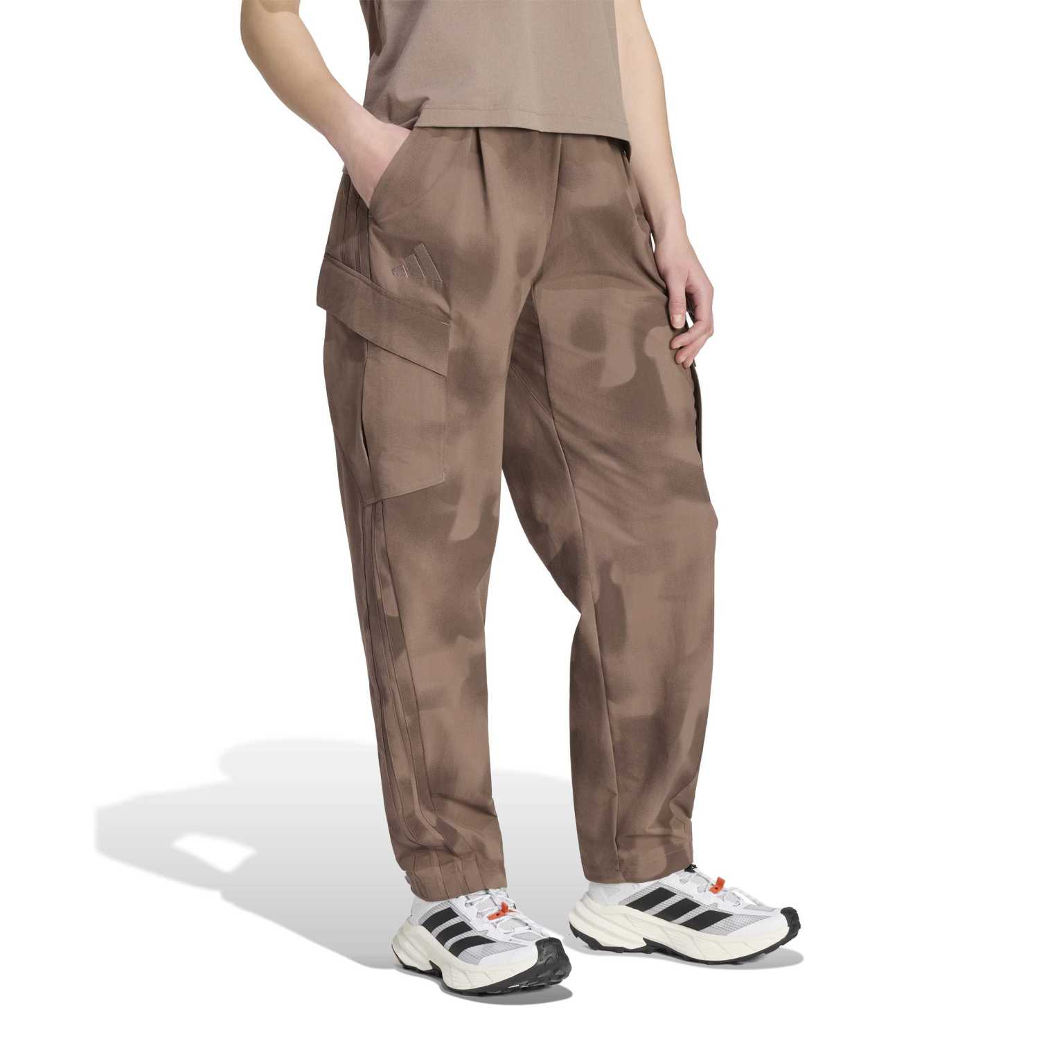 Pantalon De Buzo Adidas Terrex Mujer W Cargo Pts Aop Marrón M