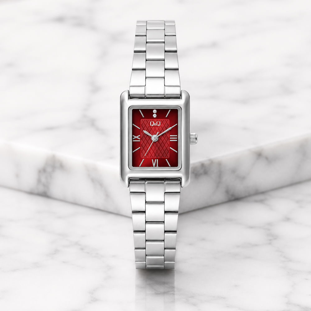 Reloj QyQ Plateado con Esfera Roja Rectangular Modelo C69A-002PY Regalo Elegante para Mujer