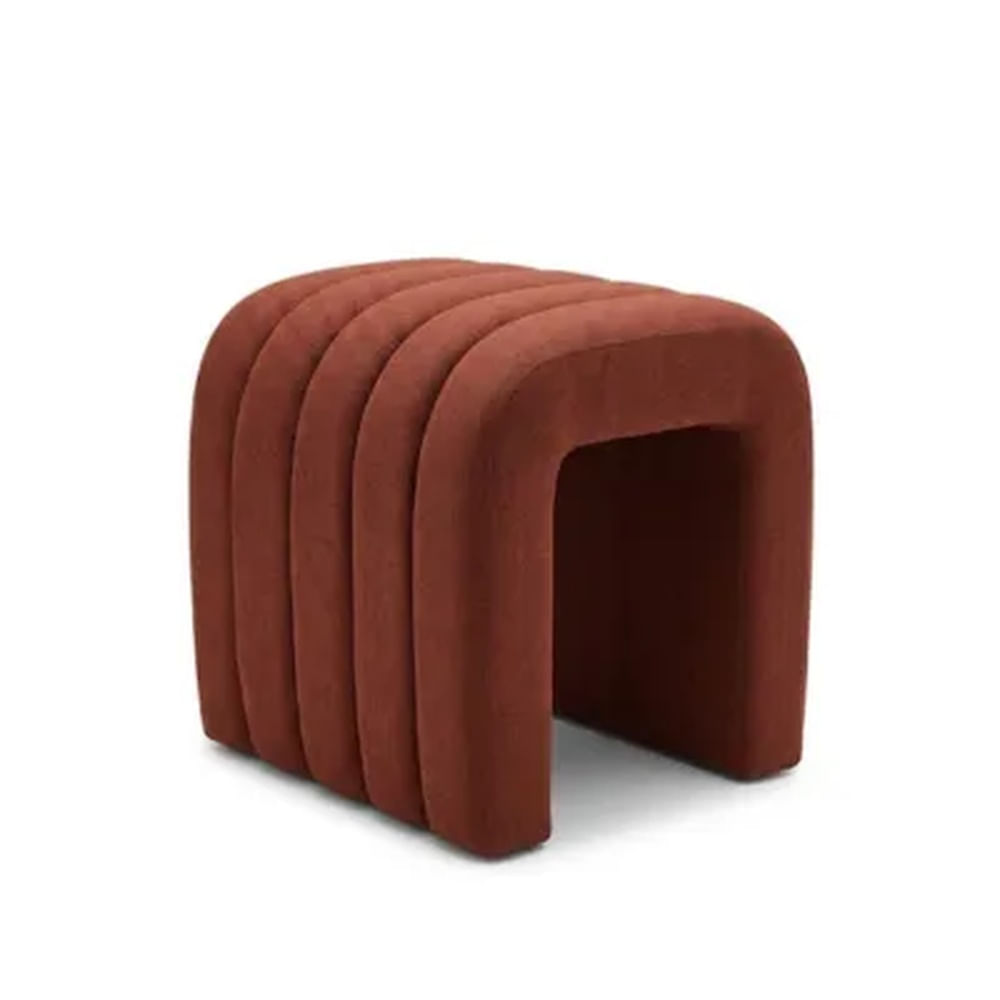 PUFF ALBA CON FORMA DE ARCO, TAPIZADO EN TELA PERUANA COLOR VINO - REFER STORE Vino