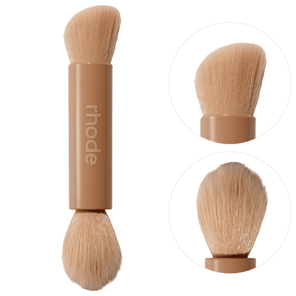 Rhode Pocket Brush Brocha Facial Compacta para un Acabado Impecable
