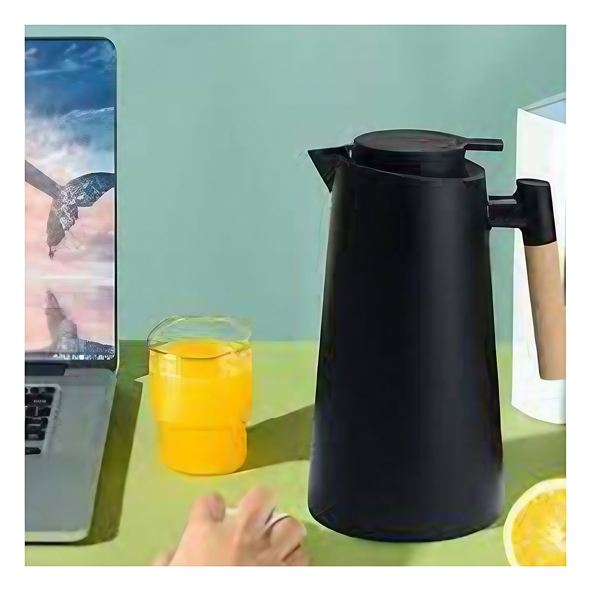 Botella Termo 1L Color Negro Con Mango de Madera Perfecta Para Bebidas Calientes YPapel Regalo