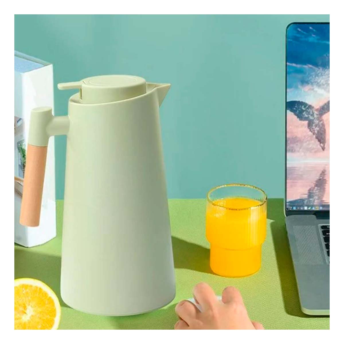 Botella Termo 1L Verde Claro con Mango de Madera Elegante y Funcional para Hogar YPapel Regalo