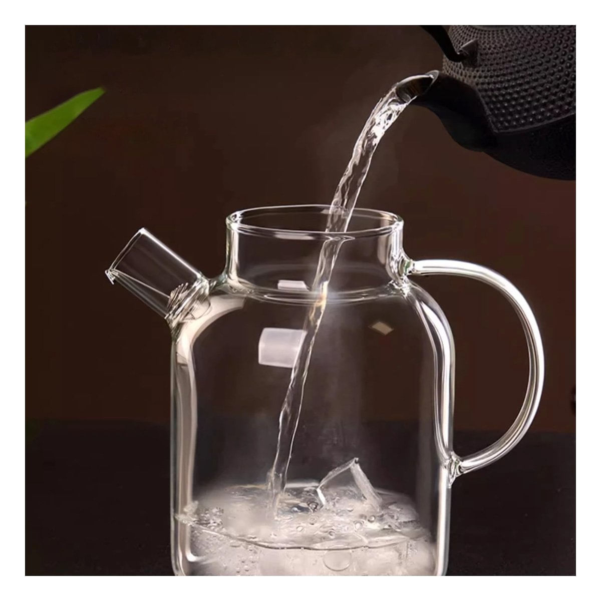Jarra de Vidrio 1.5L con Tapa de Madera y Filtro en Pico Segura y Practica YPapel Regalo