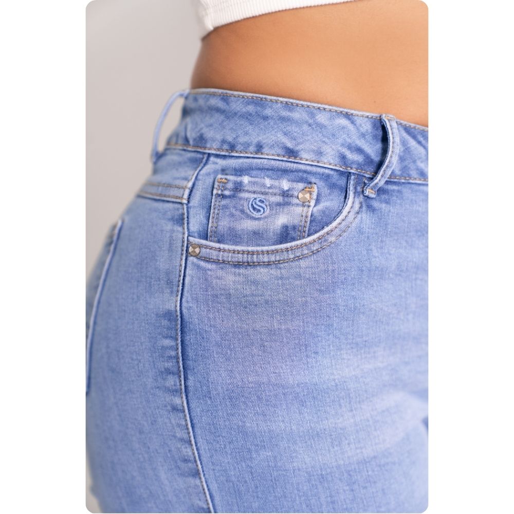 PANTALON MUJER FLARE MAKARENA MARCA SASSARI 34 Celeste