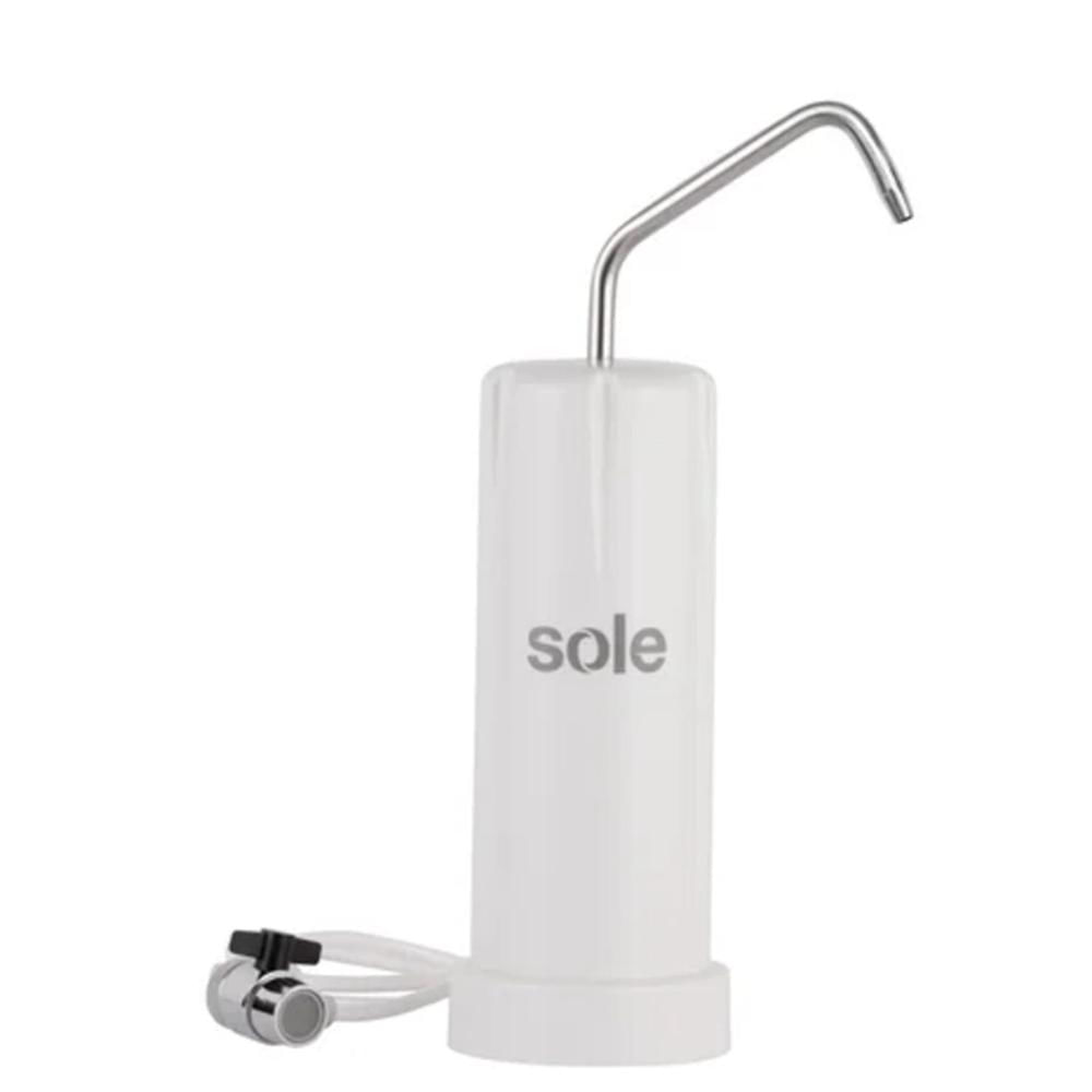 PURIFICADOR DE AGUA SOLE PRIME FILSOL016C SOBRE LAVADERO CON