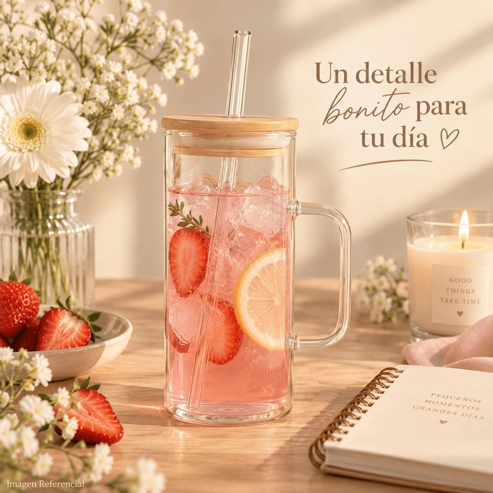 Vaso de Vidrio con Asa y Tapa de Bambú con Sorbete