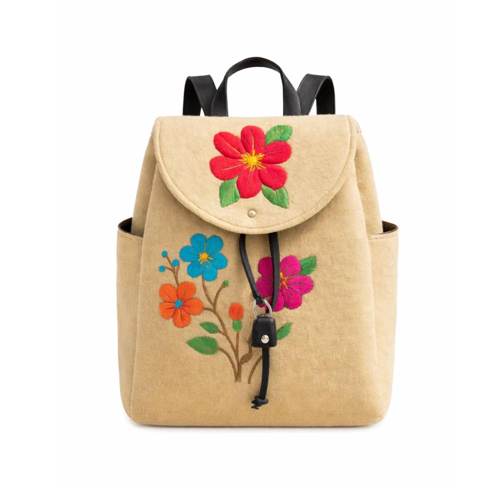 MOCHILA ILLARI BORDADA ECOALPACA DE FIELTRO BEIGE