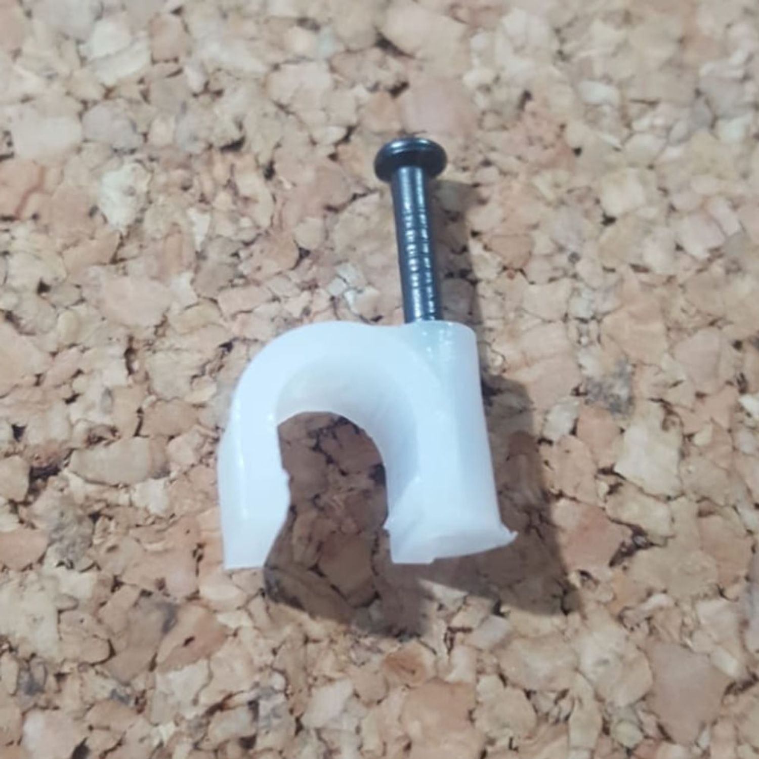 Grapas para Cable con Clavo para