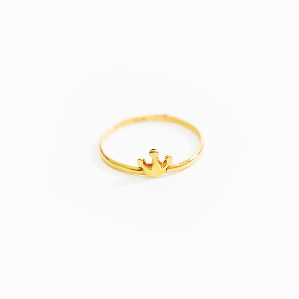 Anillo de Oro con Diseno Corona