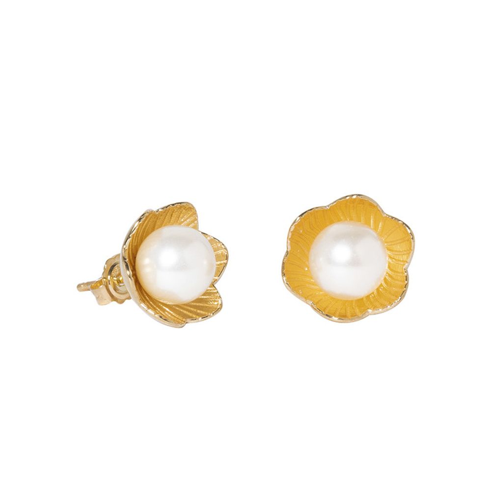 Arete Maisha Pearl Flower Bañado en Oro