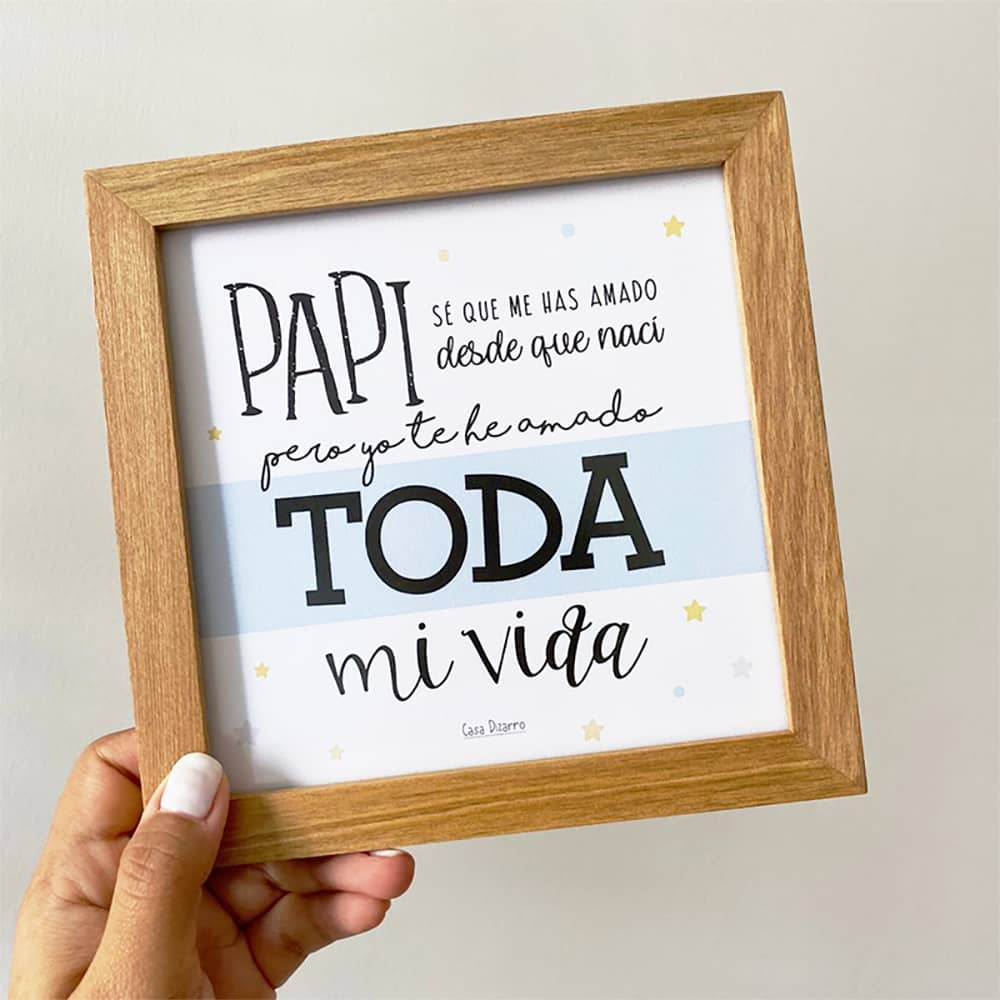 Cuadro con dedicatoria ""Papi"" hecho en madera por Casa Pizarro 17 x 17 cm