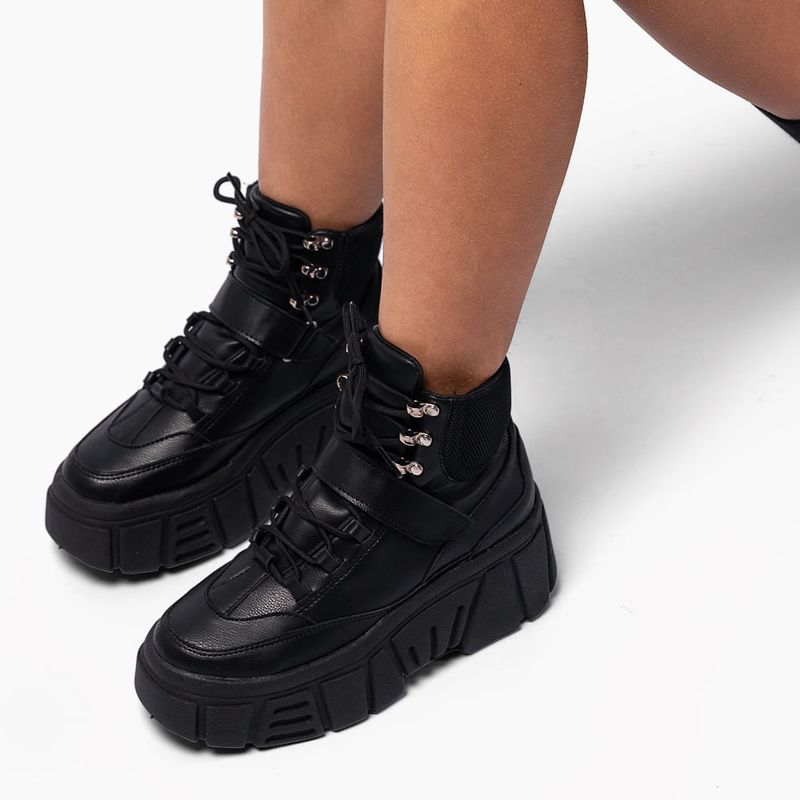 Zapatillas urbanas mujer QUEEN negro – Magdalena Shoes